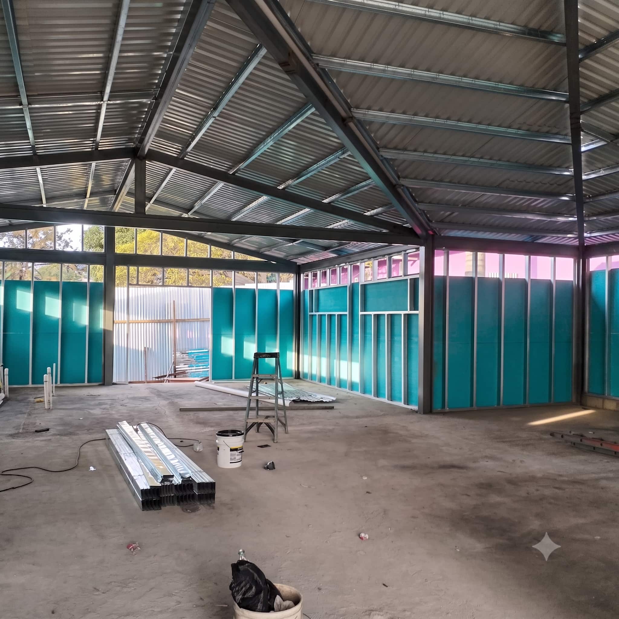 Construcción sala de entrenamiento BPO Honduras — Innova Forza